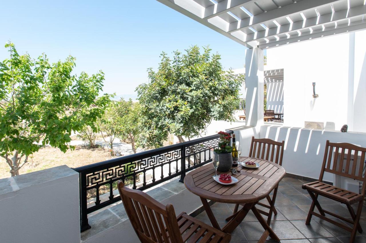 Sea Lilies Suites Плака Экстерьер фото