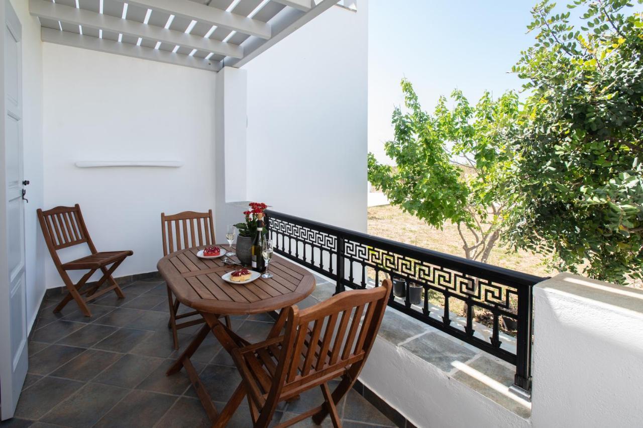 Sea Lilies Suites Плака Экстерьер фото